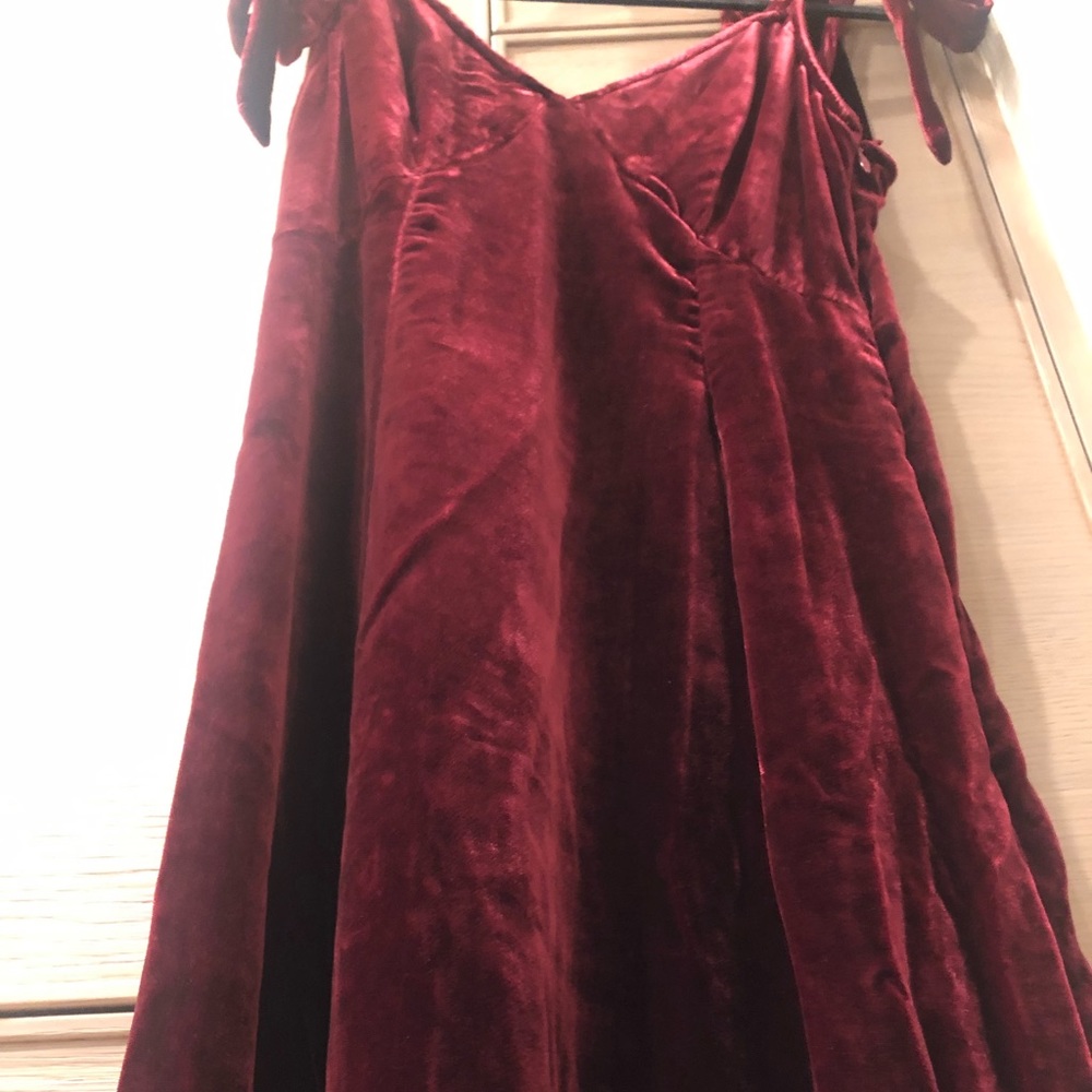 Privacy Please Jupiter Dress in Wine - Picture 12 of 12